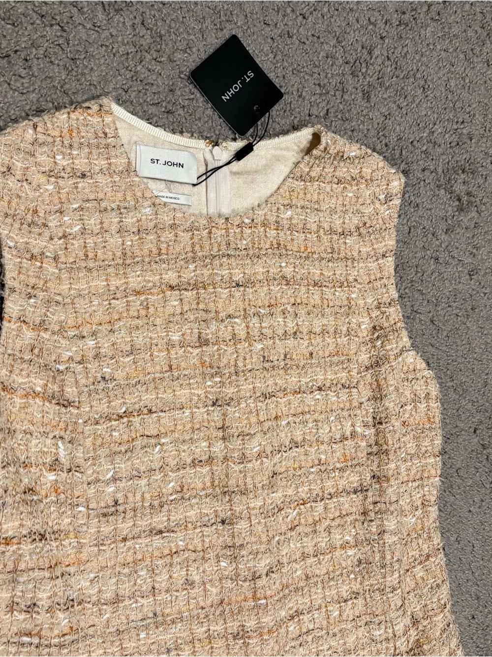 St. John New Sleeveless Tweed Knit Dress Jewel Neck Pockets Neutral Sz 8 $1,495 - Picture 10 of 16